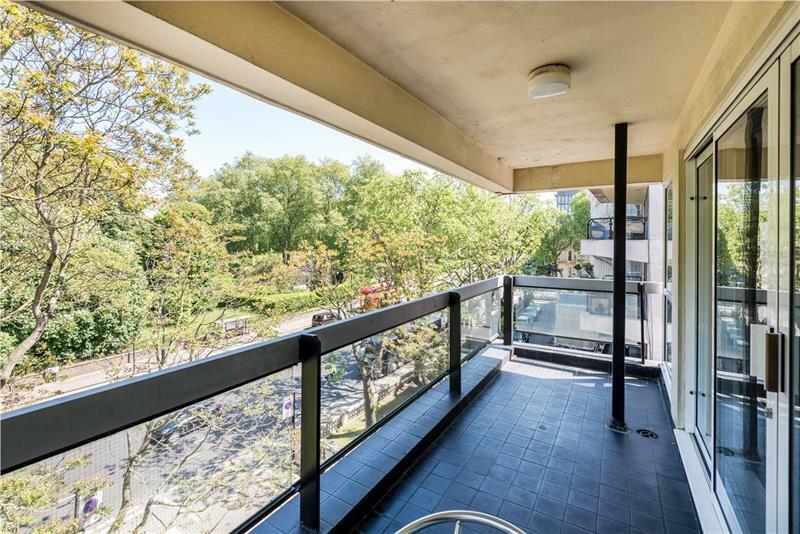Hyde Park Gate Apartment