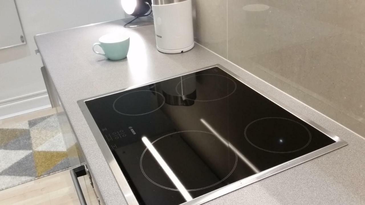 Friendly Flat Near Bridge Apartment *