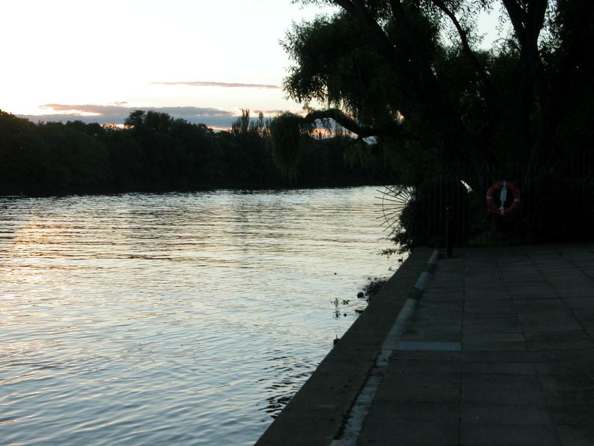 Chiswick Riviera With Free Parking Frühstückspension London