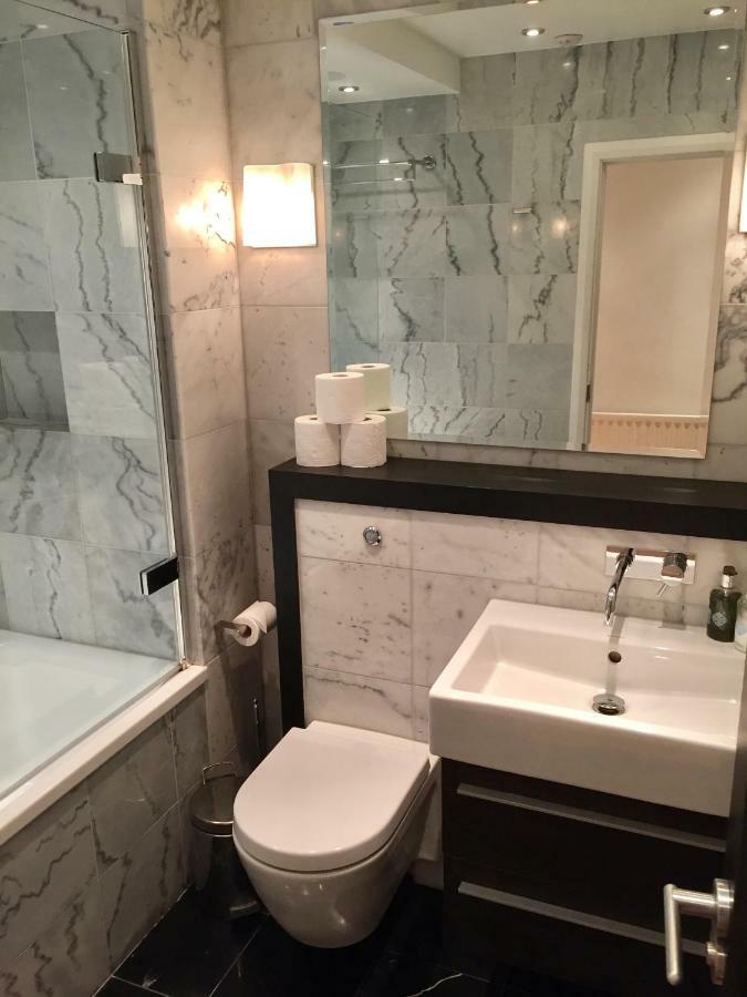 Apartment Stylish In Victoria London