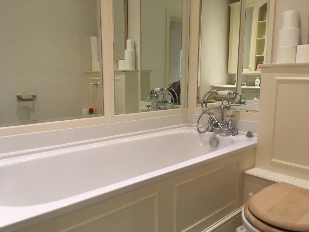 Large 2 Bedroom 2 Bathroom In Westminster London