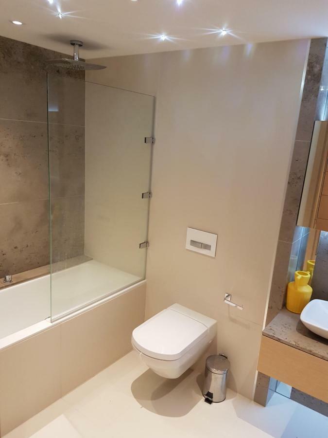 375 Kensington High St Apartment London