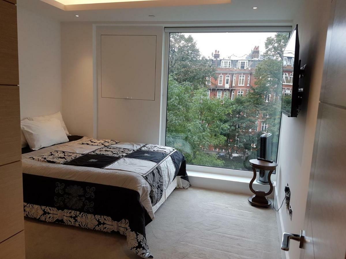 375 Kensington High St * London