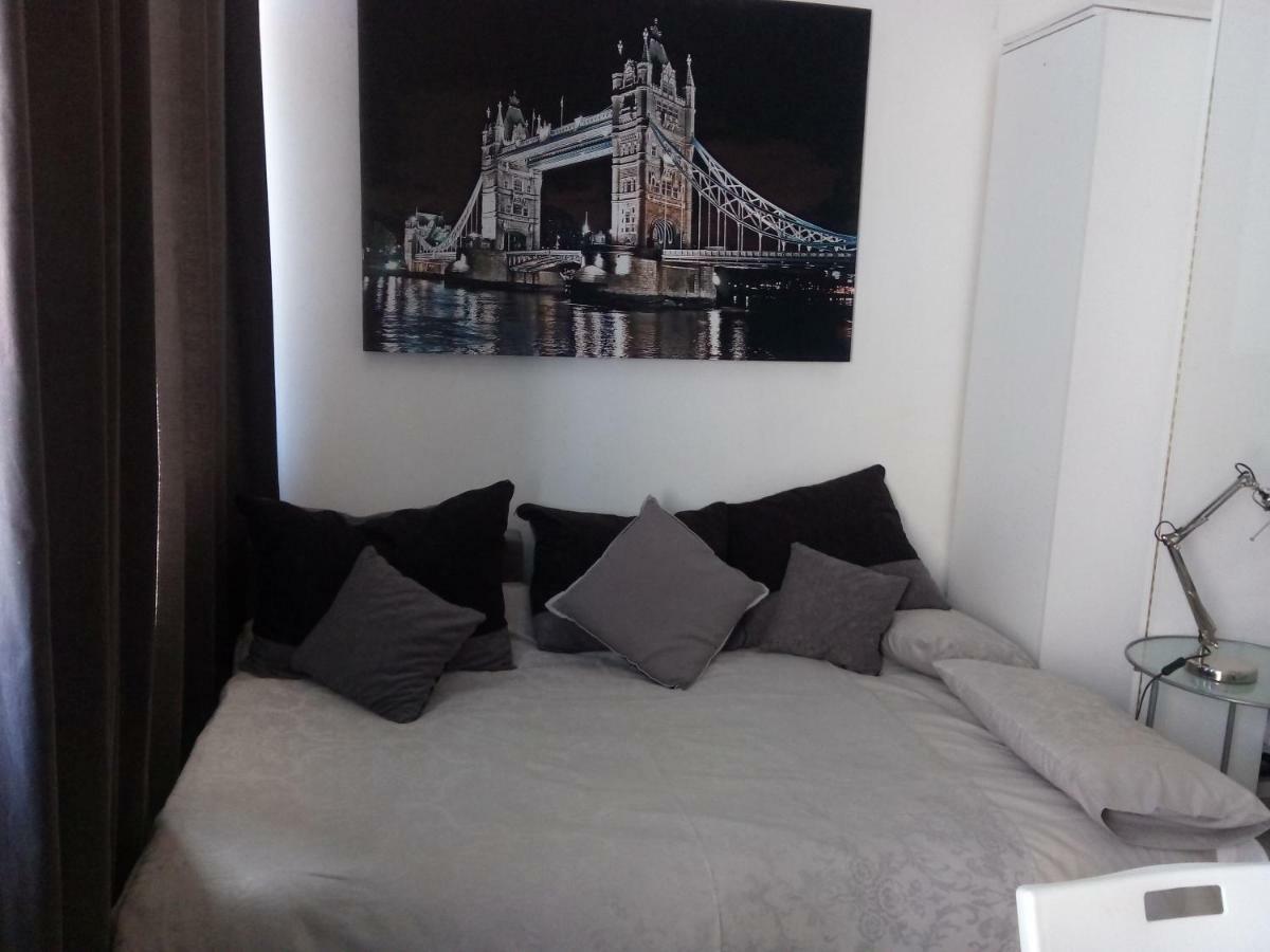 Studio On The River Thames