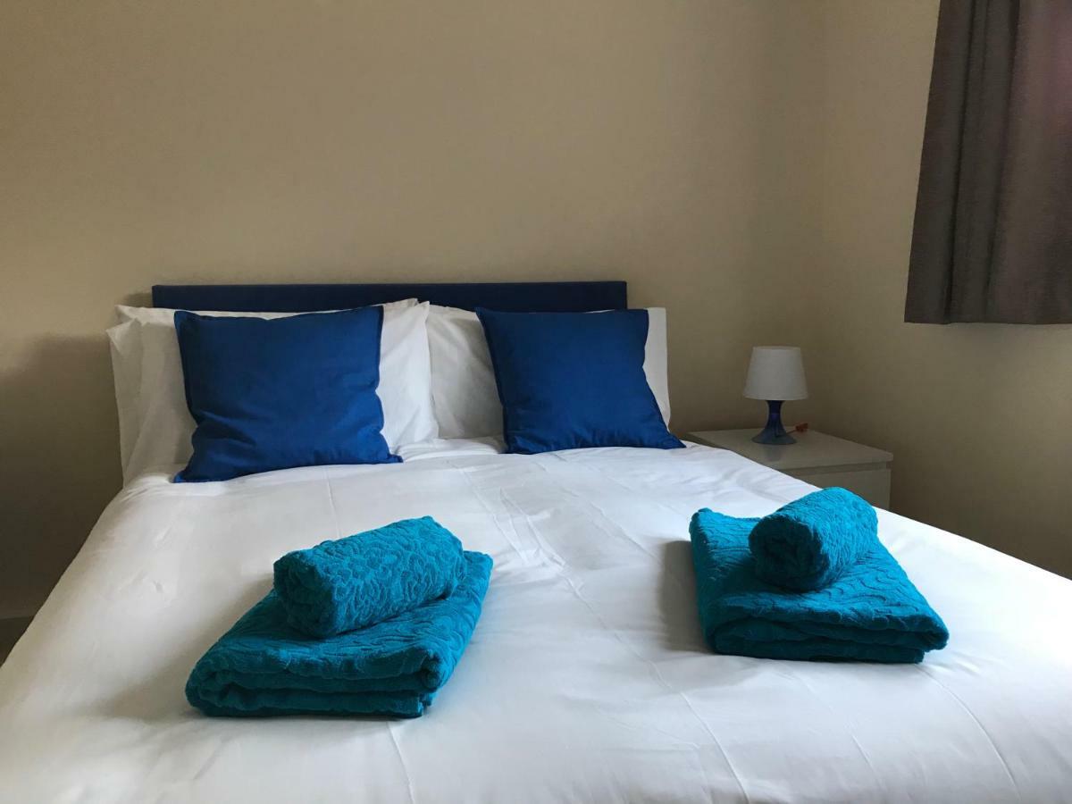 Cozy In Stratford From 18 Minutes To Apartment