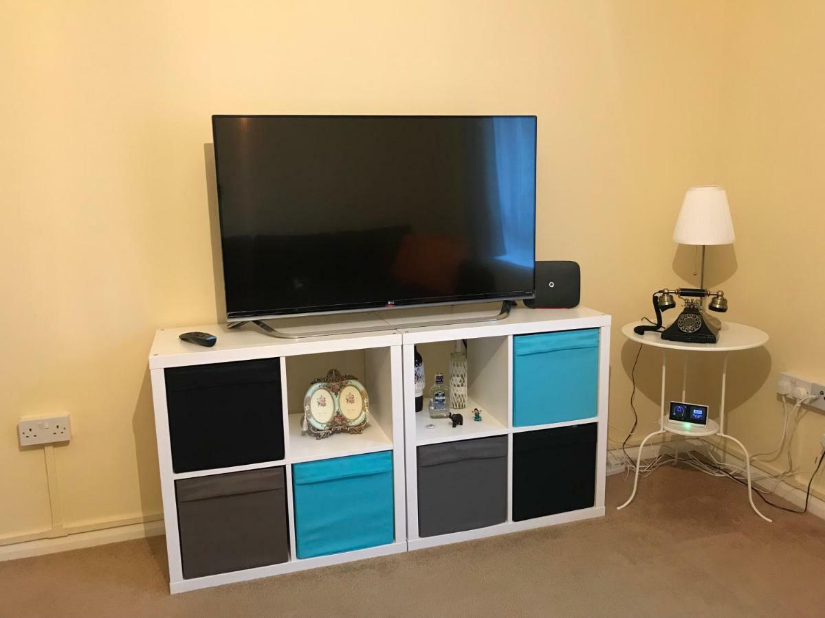 Cozy In Stratford From 18 Minutes To Apartment