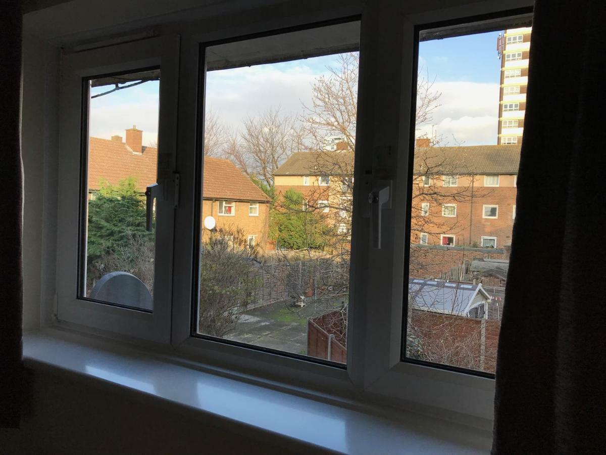 Cozy In Stratford From 18 Minutes To London