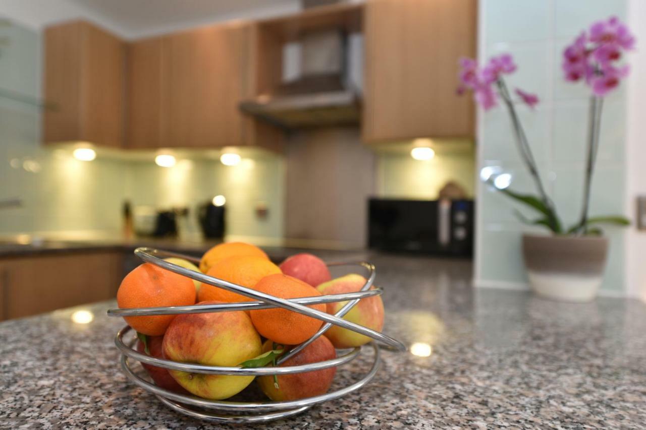 Modern & Peaceful Flat 2 Mins To Tube London