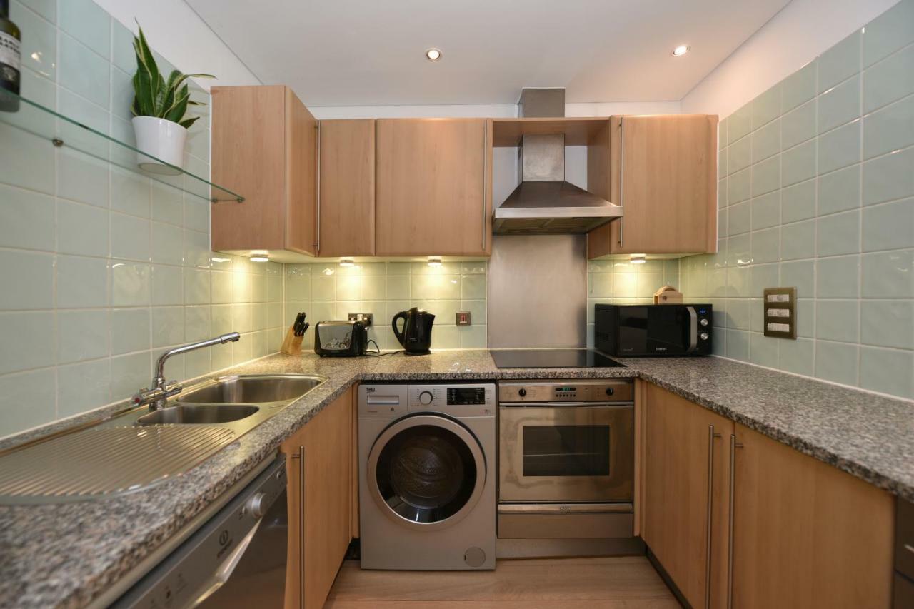 Modern & Peaceful Flat 2 Mins To Tube Apartment
