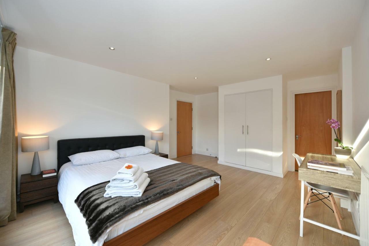Modern & Peaceful Flat 2 Mins To Tube Apartment *