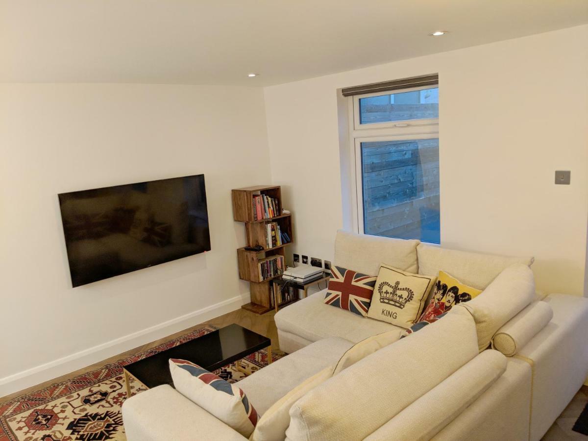 Modern 2 Bedroom Flat With Private Outdoor Terrace Apartamento *
