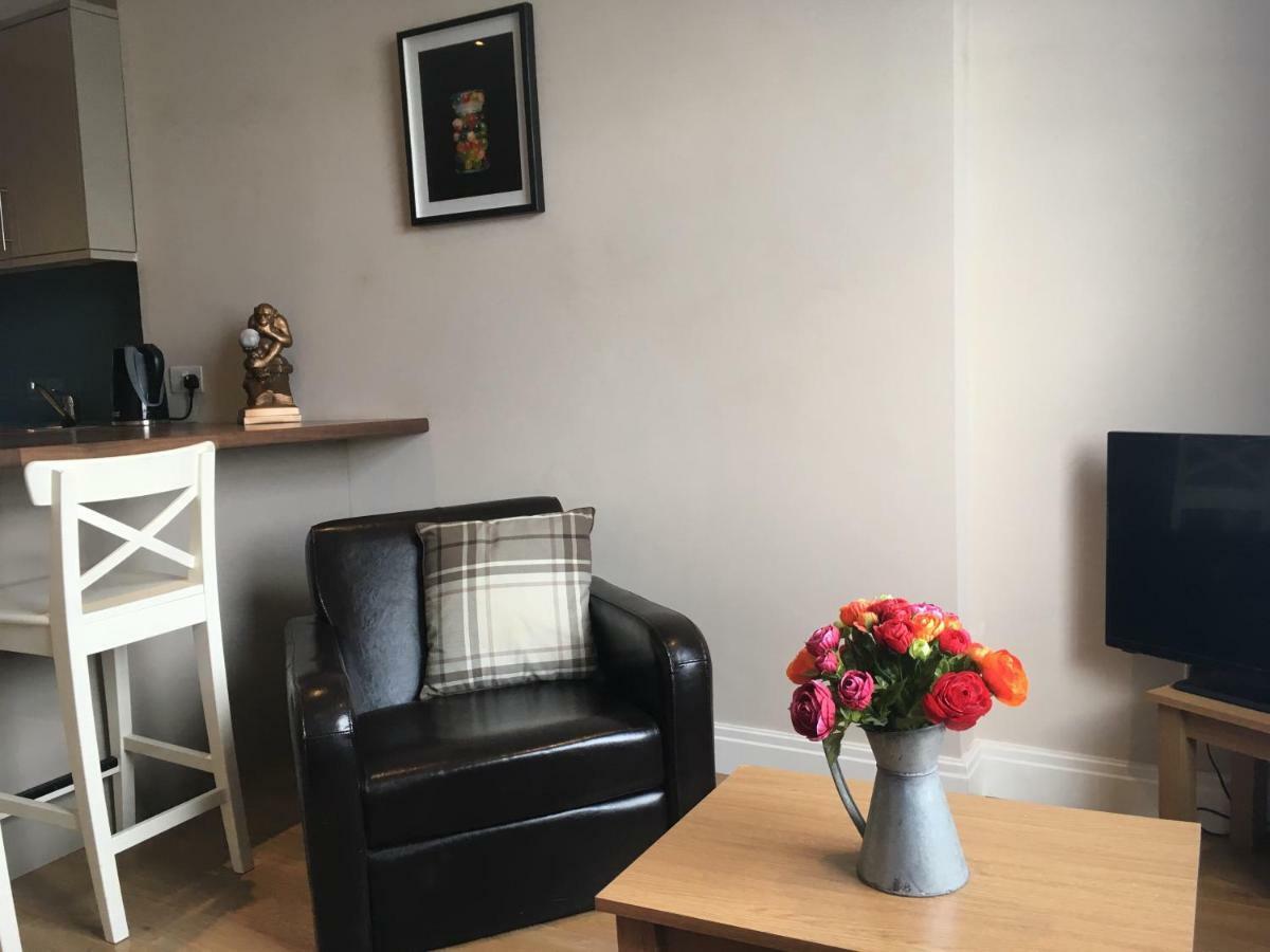 2 Bedroom In Westminster Apartment London