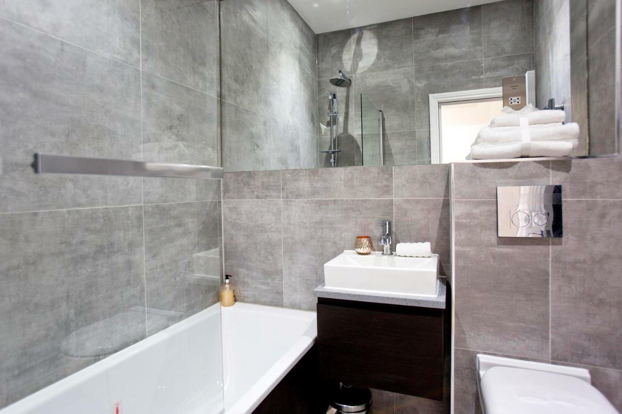Flat 8, Cromwell Road, 2 Bedroom *