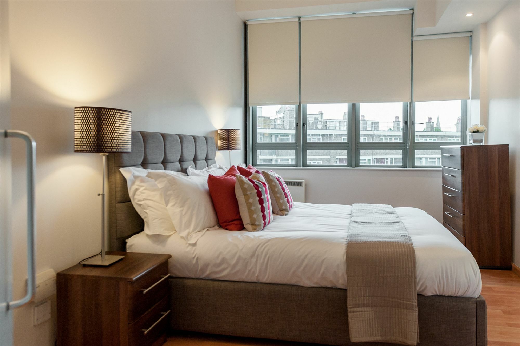 Smart - Road Apartment