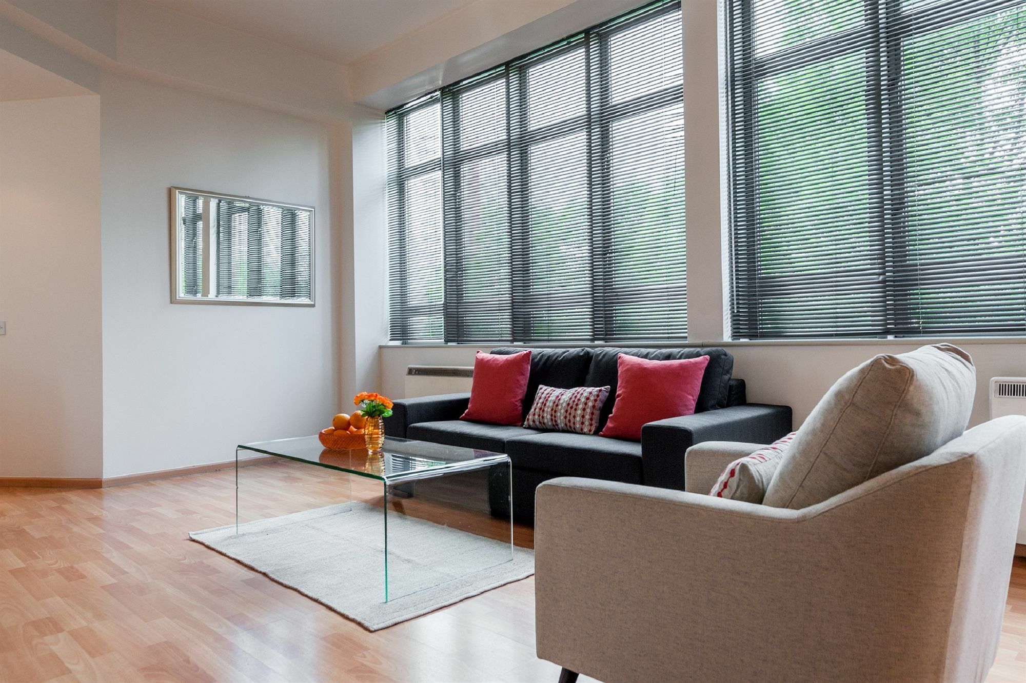 Smart - Road Apartment London
