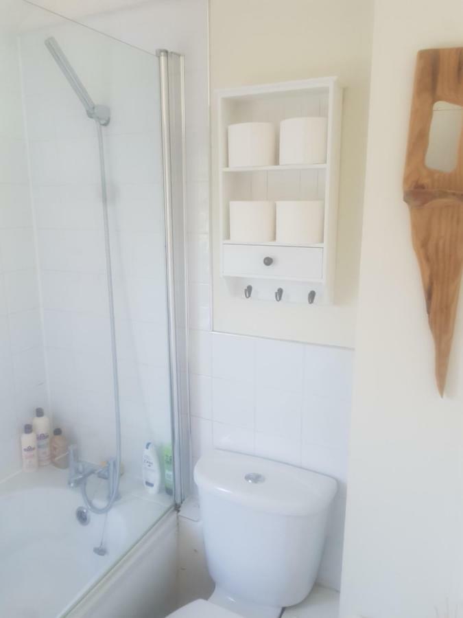 Beautiful 2 Bedroom In The Heart Of Greenwich Apartment
