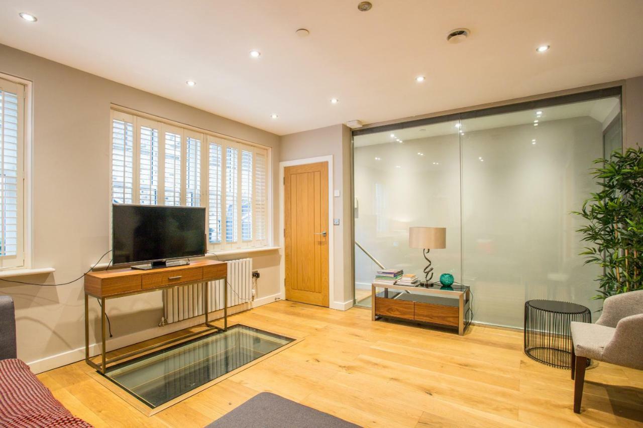 The Escalier Mews - Bright 3bdr Leilighet London