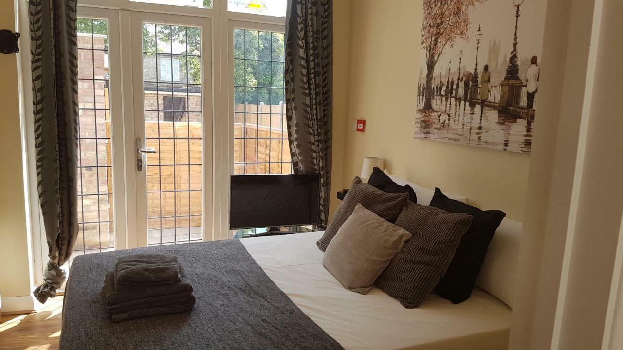 Appartement Anazing Studios 2 - North East London - Chingford Londen