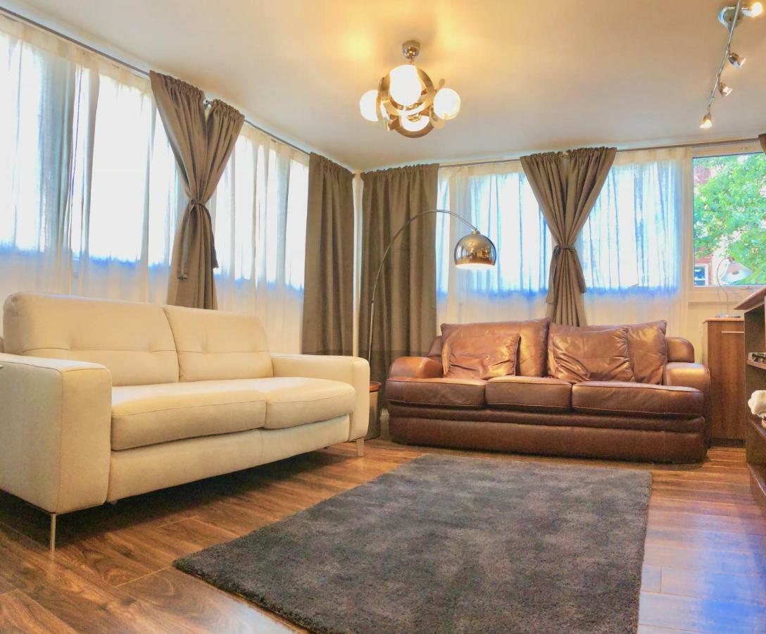 2 Beds 2 Baths In Heart Of Apartment