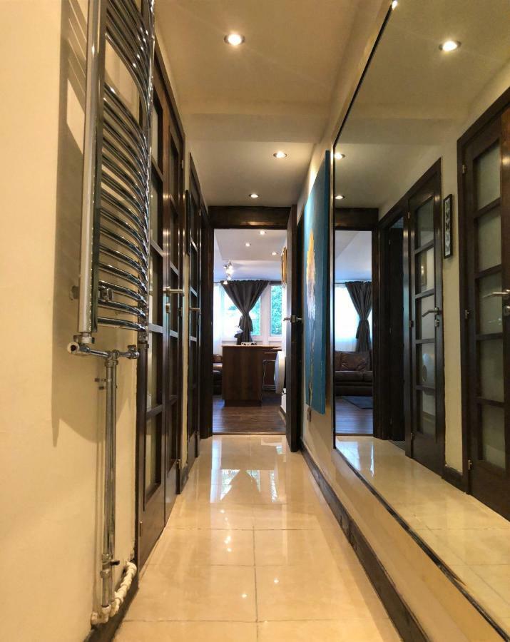 Apartment 2 Beds 2 Baths In Heart Of