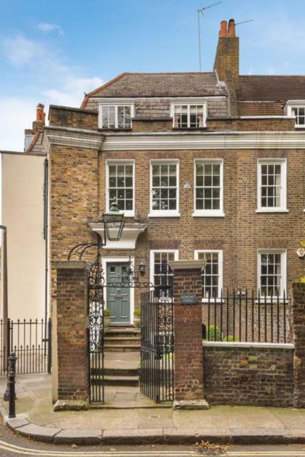The Garden Flat Apartment *