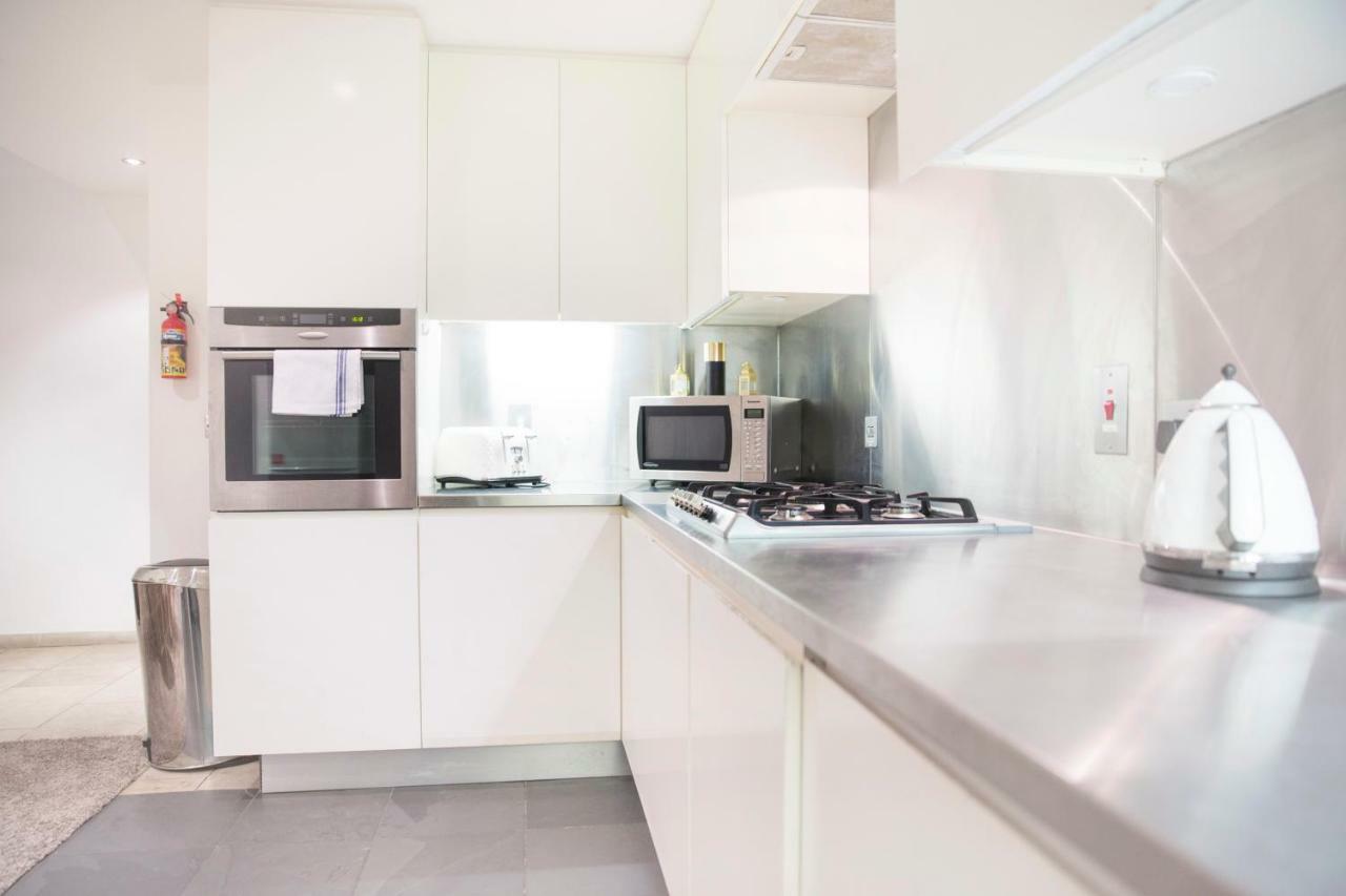 The Holborn Lights - Modern 3Bdr Home With Rooftop Terrace & Garage London