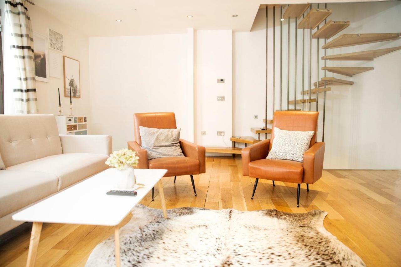 Holiday home The Holborn Lights - Modern 3Bdr Home With Rooftop Terrace & Garage