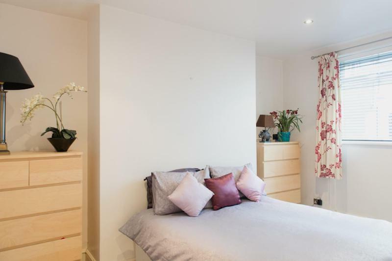 Large 2 Bedroom 2 Bathroom In Westminster Apartment