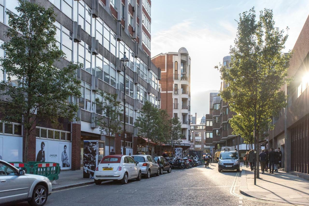 Artistic And Soulful Carnaby Street Movie Pad Leilighet London