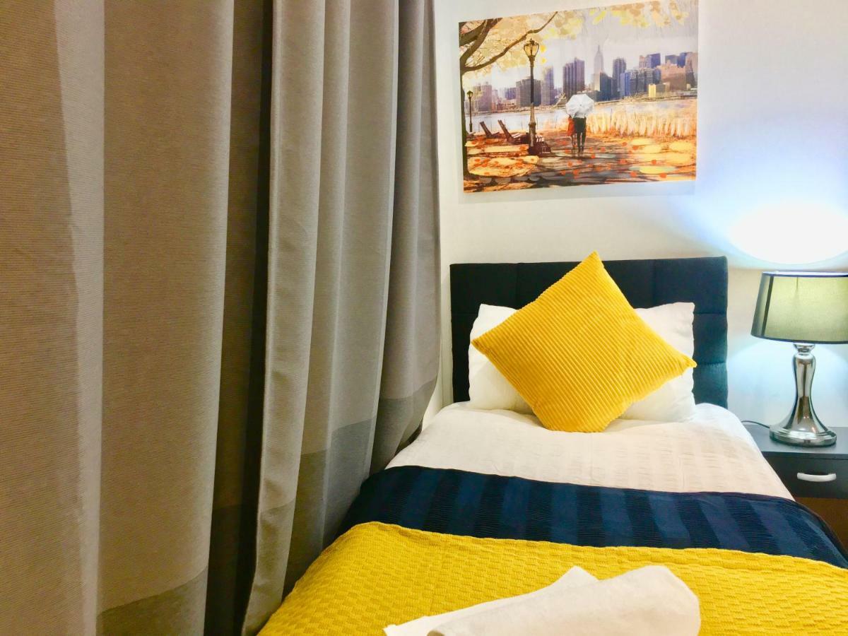 Excel 2 Bedrooms River View Appartement Londen