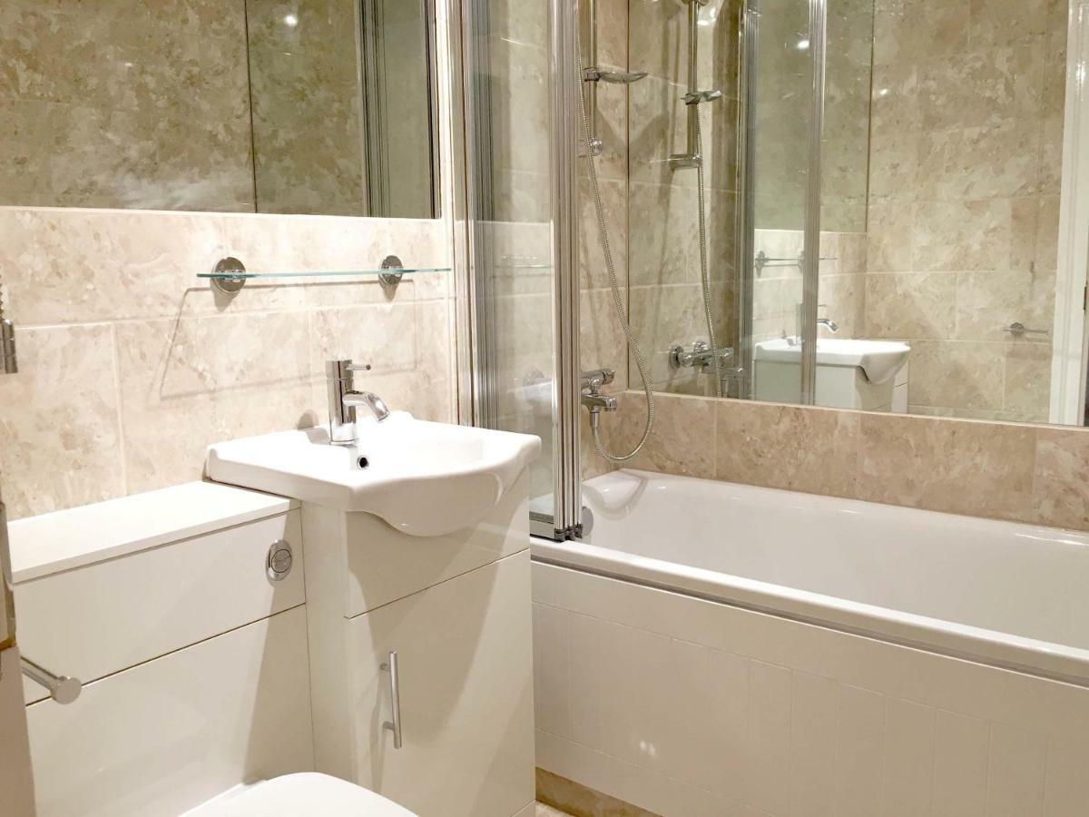 Elegant Fitzrovia 2-bed Nr Oxford Street Helpful Informative Host Leilighet *