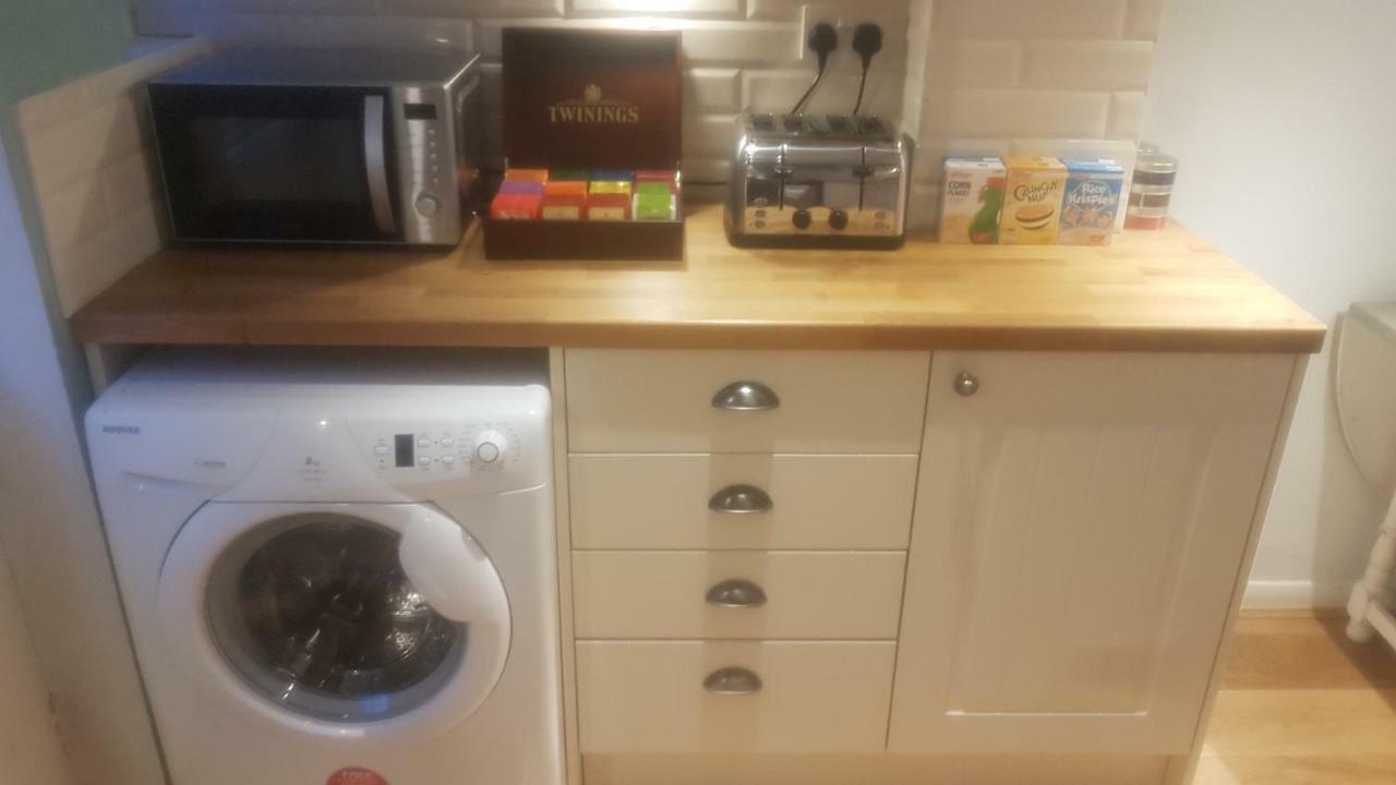 Beautiful 2 Bedroom In The Heart Of Greenwich Apartment *