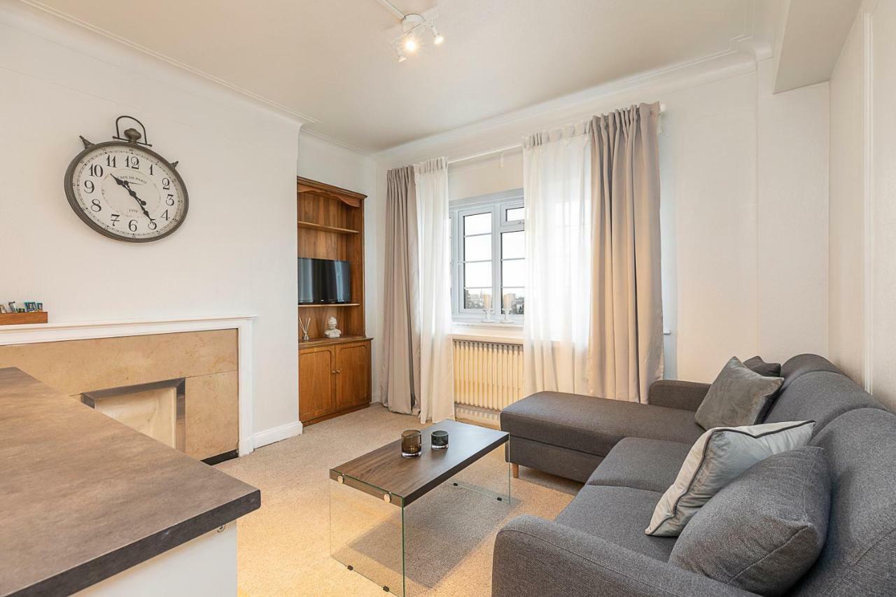 Grand Swiss Apartment