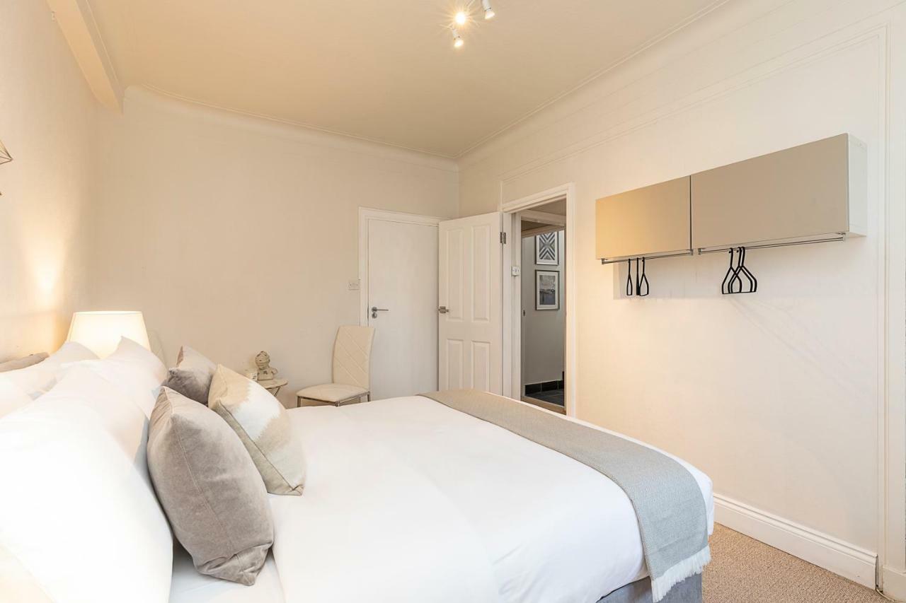 Grand Swiss Apartment