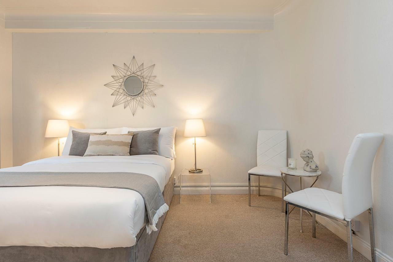 Grand Swiss Apartment