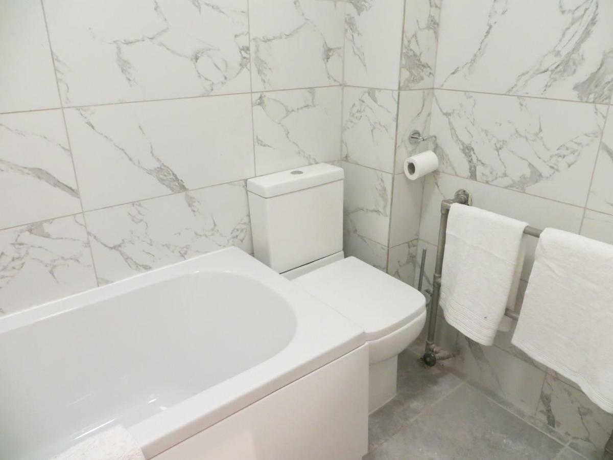 Flat 25 Dudley Court London
