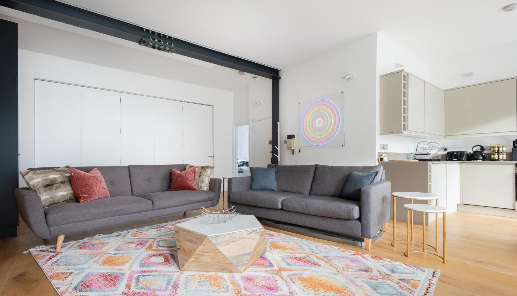 0m² 3 Slaapkamer, 1 Privé Badkamer In Notting Hill Appartement