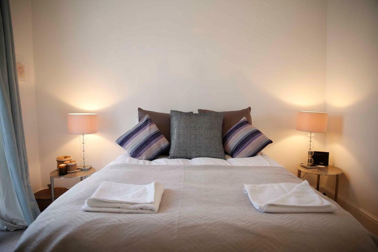Beautiful One Bedroom Walking Distance To Paddington And Hyde Park Apartment