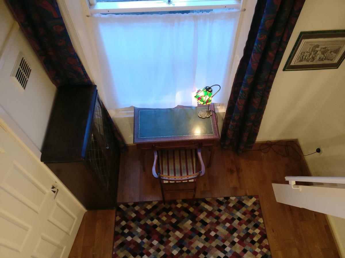 Privatunterkunft 1870s Victorian House London