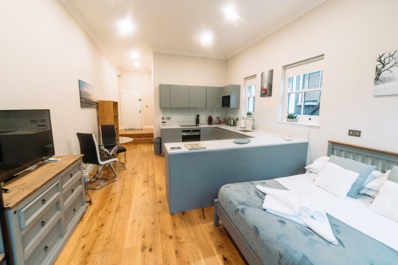 Apartment Flat 3, Cromwell Road, 1 Bedroom Studio