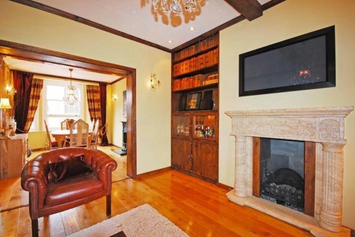 Appartement Gilbert Street Londen