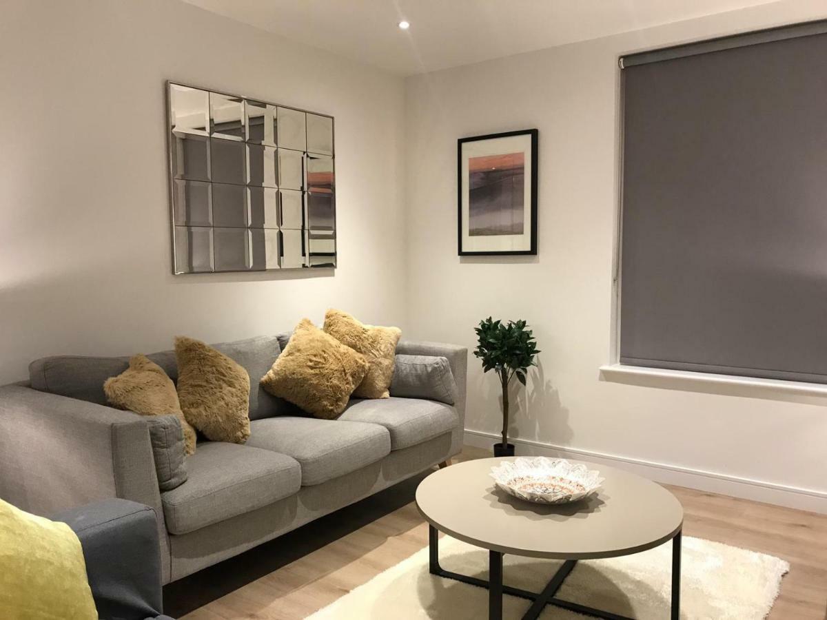 Kew Bridge Apartment