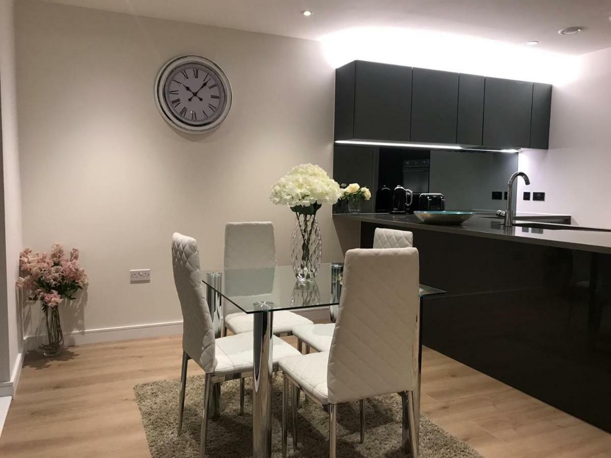 Apartment Kew Bridge *