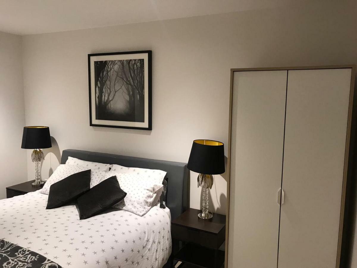 Apartment Kew Bridge *