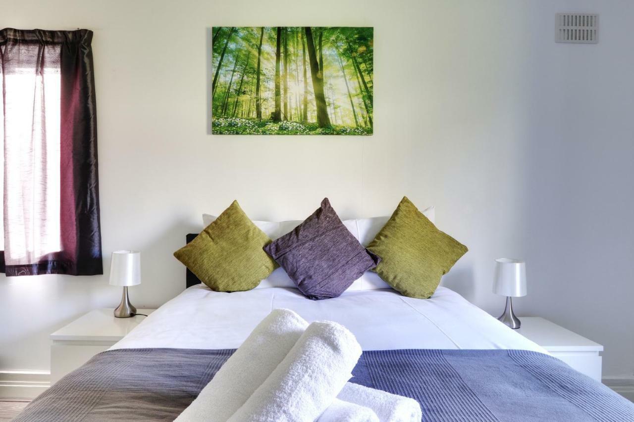 Leilighet Kingswood London