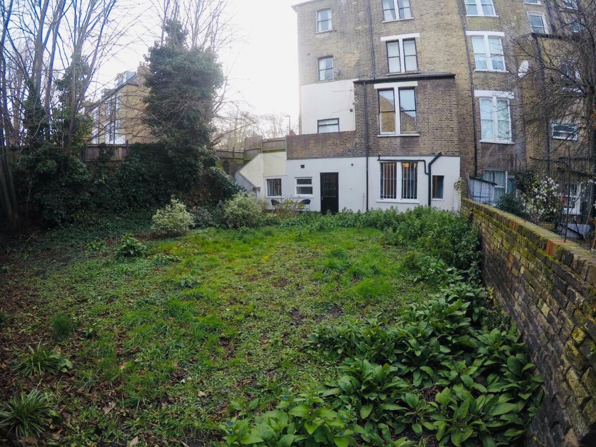 Huge Double Near Guest house *