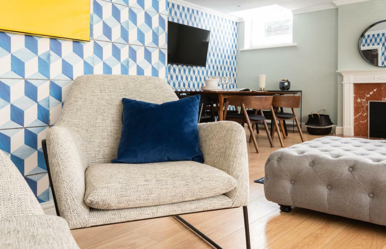 The Kensington Palace Mews - Bright & Modern 6bdr House With Garage Leilighet London