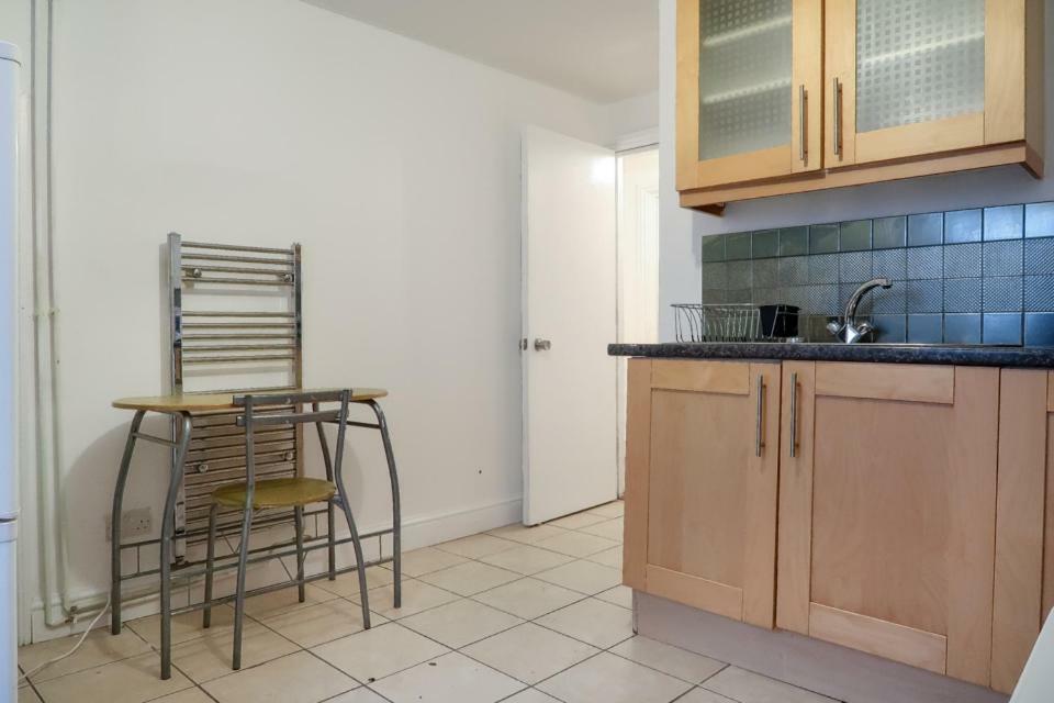 Homestay Sidney Street London