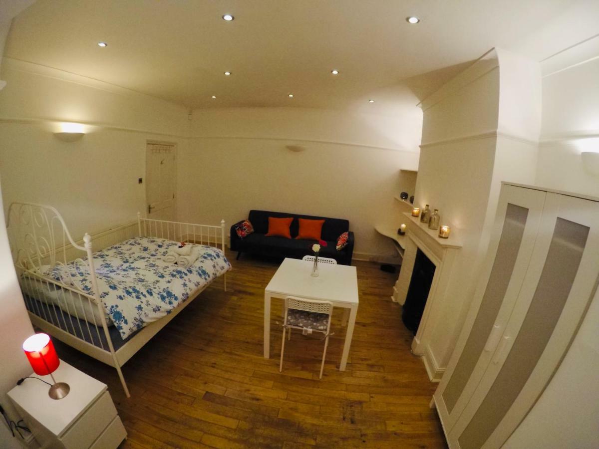 Huge Double Near * London