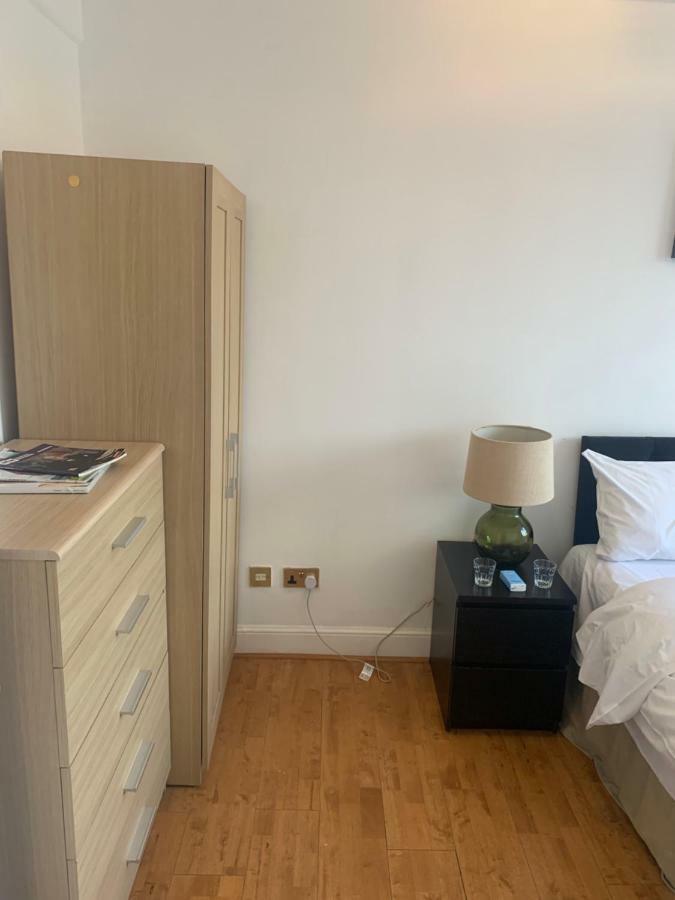 Sloane Avenue Apartment *